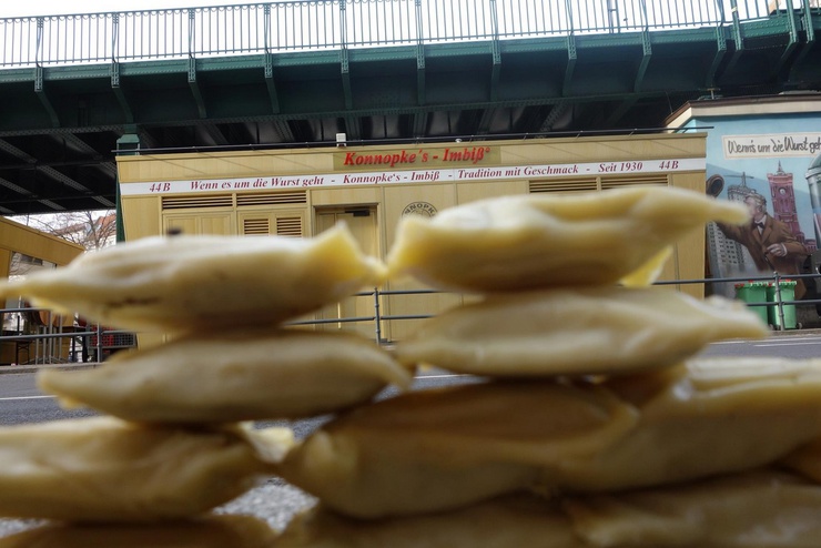 'A wall of Maultaschen (filled pasta) protects Swabians from the wrath of the authoritarian Berliner minority' (Quote from tumblr)