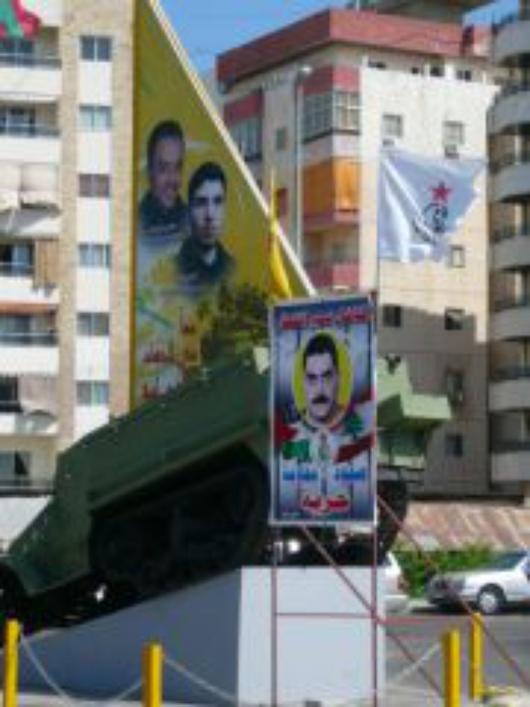 Plakate der Hezbollah im Südlibanon (Cmie)