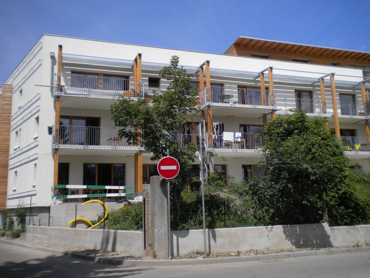 The terraces run along so that neighbours can spend more time with each other