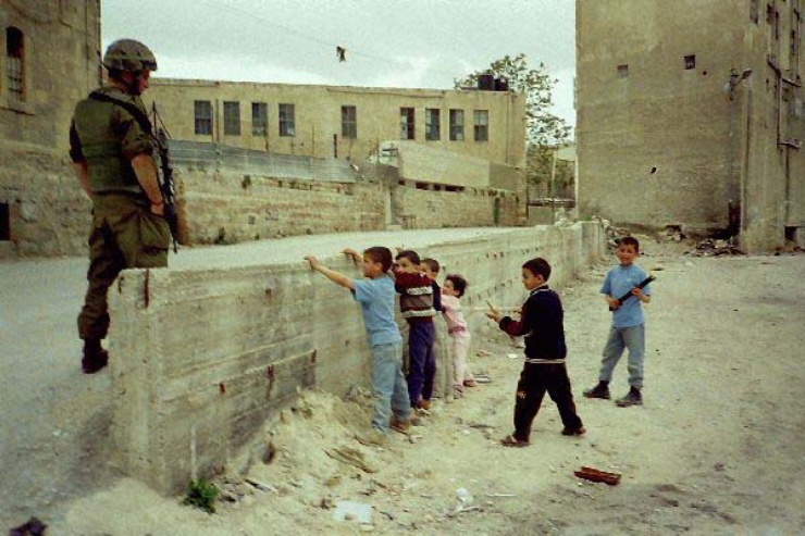 Una normale routine nei Territori (Foto: Breaking the Silence)