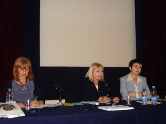 Conférence sur le droit des minorités le 31 octobre 2008 à Sofia : de gauche à droite Anna Krasteva, Blandine Kriegel (Président du Haut Conseil à l'intégration et Bénédicte Contamin (Directeur de l'Institut français