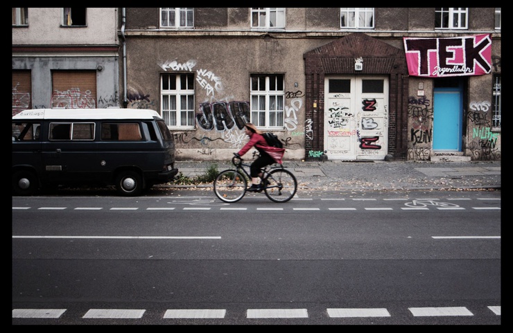 Berlinesi in fuga verso Neukölln (Foto di Juan Ferrer/flickr)