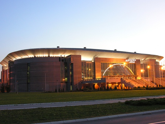 Pendant les bombardements de l'Otan, la construction de l'Aréna a été interromptu en 2005/©ESC 2008
