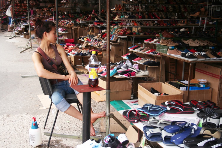 En este mercadillo, la comunidad vietnamita desarrolla gran parte de su actividad comercial.