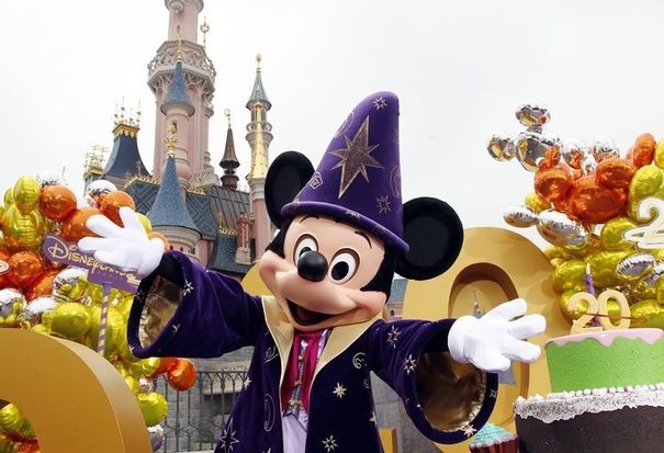 buon compleanno disneyland