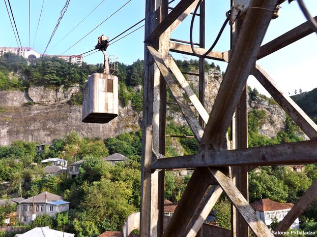 Image for Soviet Engineering: Would You Take a Ride on Chiatura's Aerial Tramway?