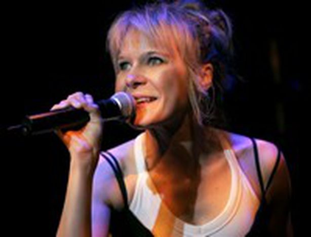 Image for Agnès Bihl, cantautrice senza peli sulla lingua

