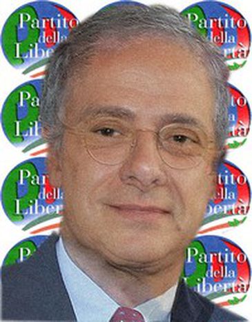 Image for La antipolítica italiana amenaza las elecciones
