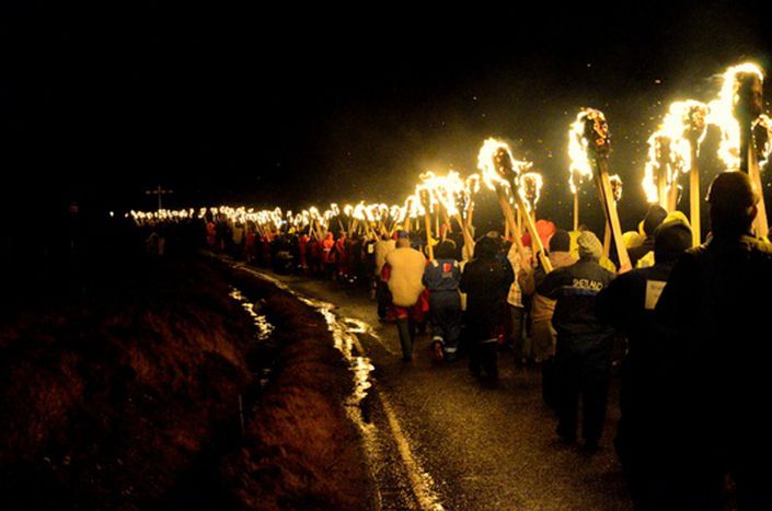 Image for Brennende Liebe: Die Feuerfestivals DER ShetlandInseln