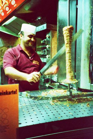 Image for Le kebab, produit culte ou "tête de Turc" ? 