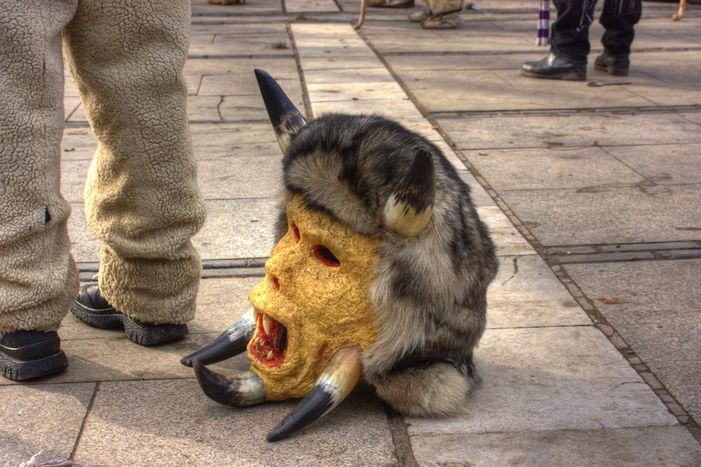 Image for El carnaval de Pernik, en Bulgaria, ahuyenta a los malos espíritus