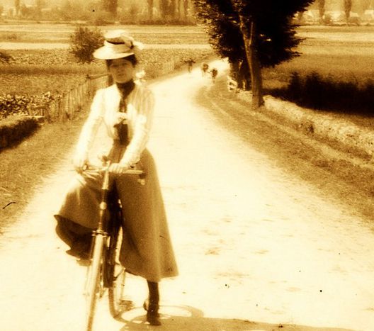 Image for Des convois de femmes au beau milieu du desert espagnol