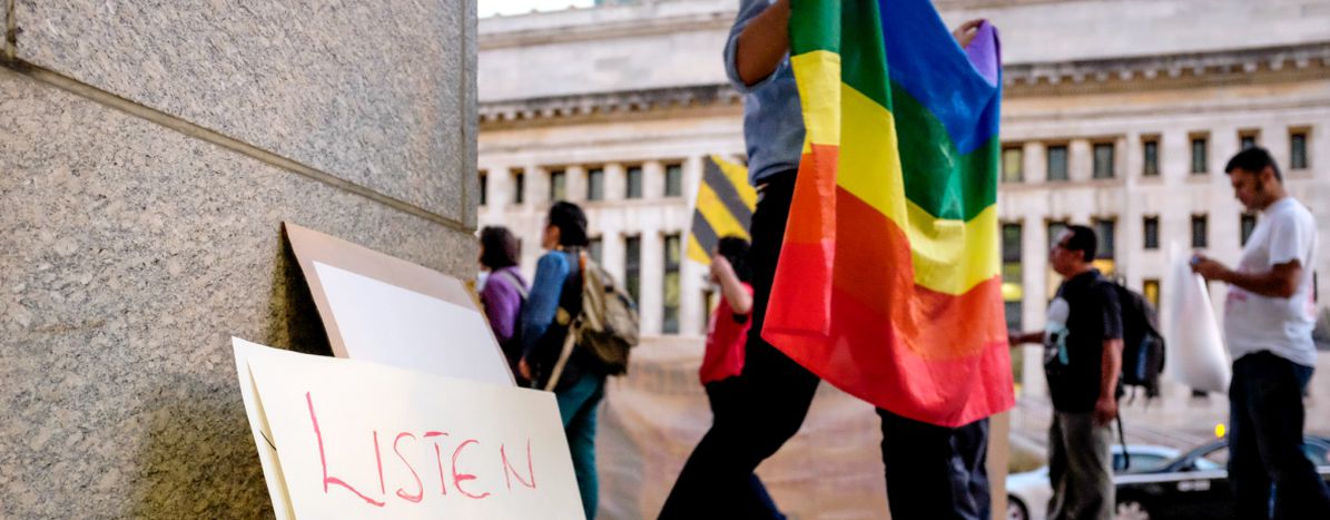 Image for Los destellos del arco iris: incertidumbre para la gente LGBT en Rumanía