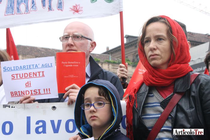 Image for Anche a Torino, in piazza per Brindisi
