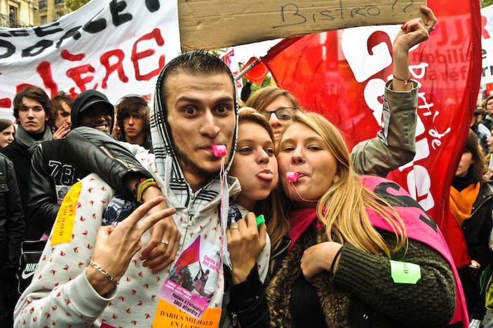 Image for Frankreichs Jugend streikt:  "Carla, wir sind wie Du, vom Staatschef gefickt"
