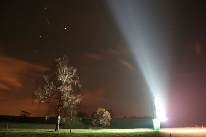 Image for Legge slovena contro l'illuminazione: uccelli e falene ringraziano