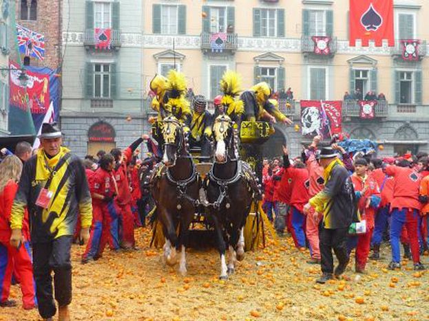 Image for Il compleanno e la battaglia delle arance