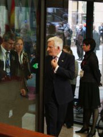 Image for Buzek : tolérance zéro pour la corruption