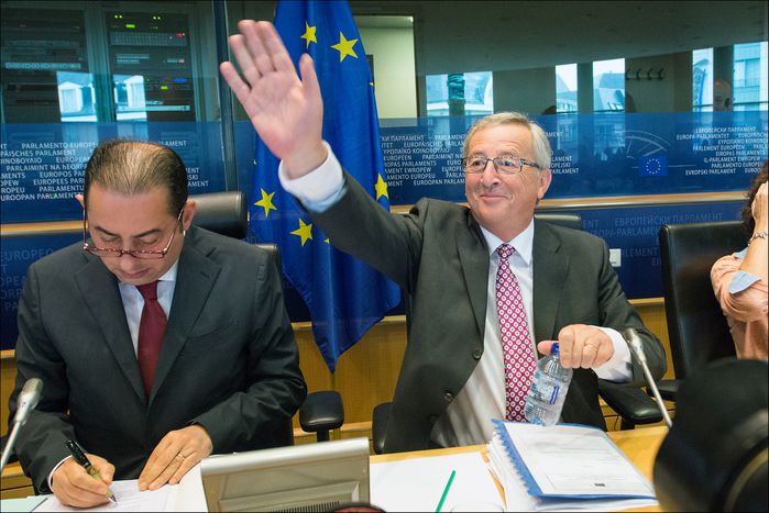 Image for Soutien à Juncker : pourquoi Merkel a dit oui ?