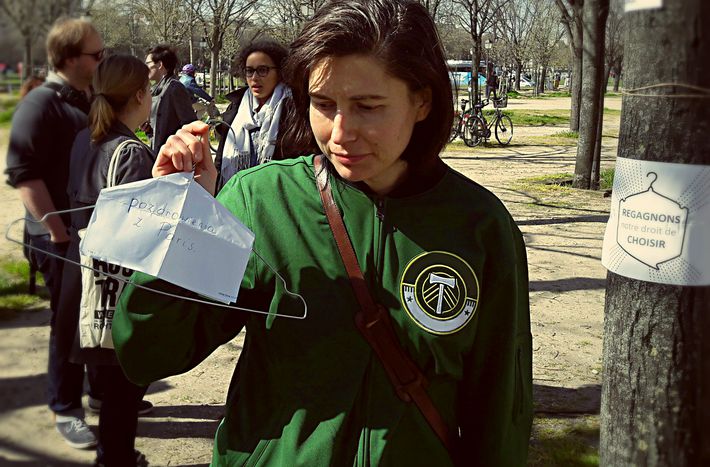 Image for Abtreibungsverbot: Paris solidarisch mit Polinnen