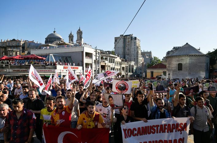 Image for Protests challenge Turkish economy while Spain rubs its hands