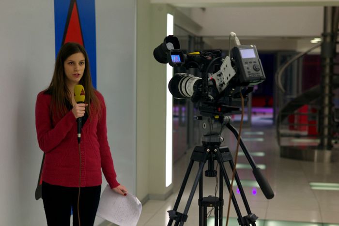 Image for Etre journaliste au Monténégro : punching-ball, missionnaire et poil-à-gratter 