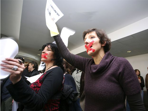 Image for Los periodistas croatas, víctimas de la violencia y la censura