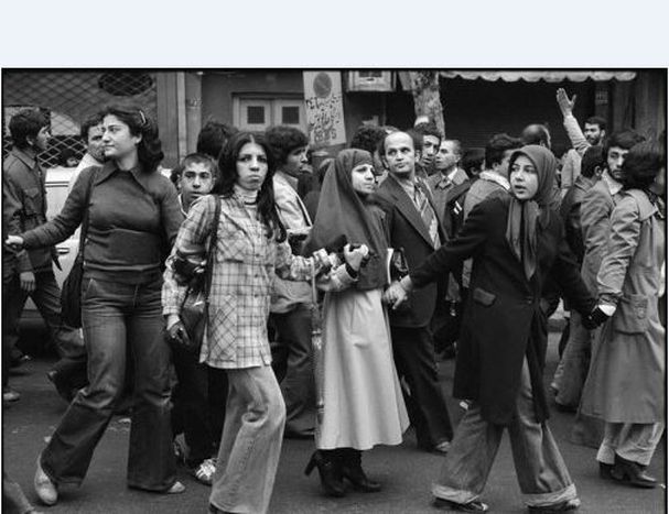 Image for ¿La embajadora iraní representa la realidad de las mujeres en Irán ?