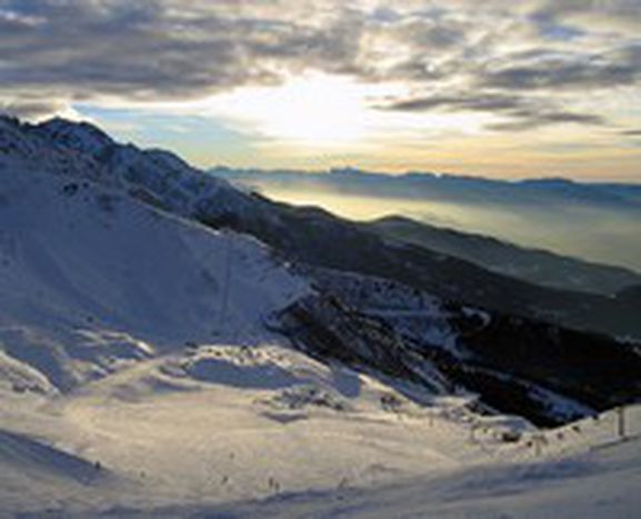 Image for Las pistas orientales de esquí en el centro de la mirada
