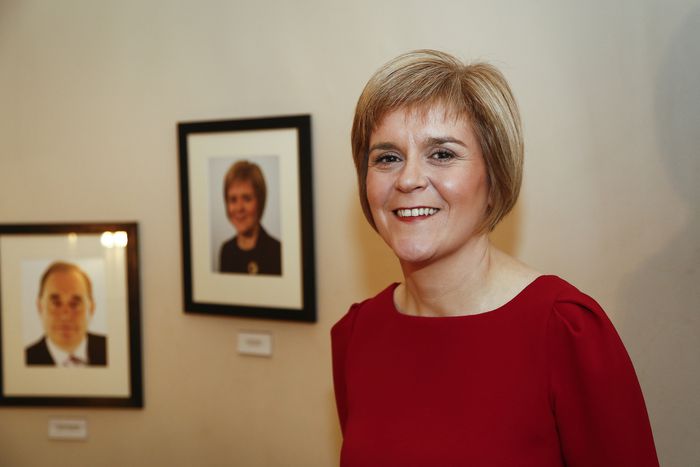 Image for [fre] Sturgeon , la candidate du SNP rivalise avec les mecs de Westminster lors d'un débat préélectoral télévisé
