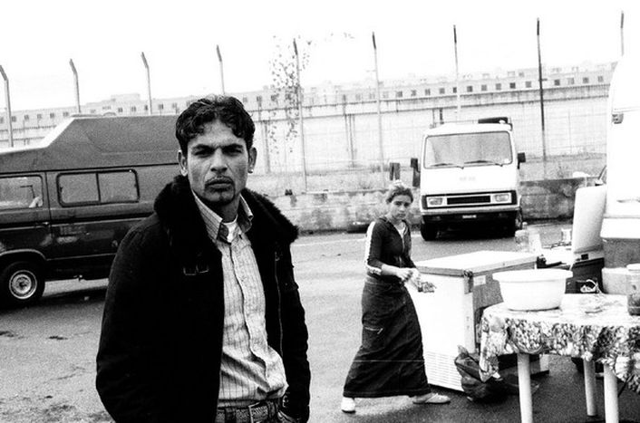 Image for Roma in the Ponticelli district, Naples, speak after the fire