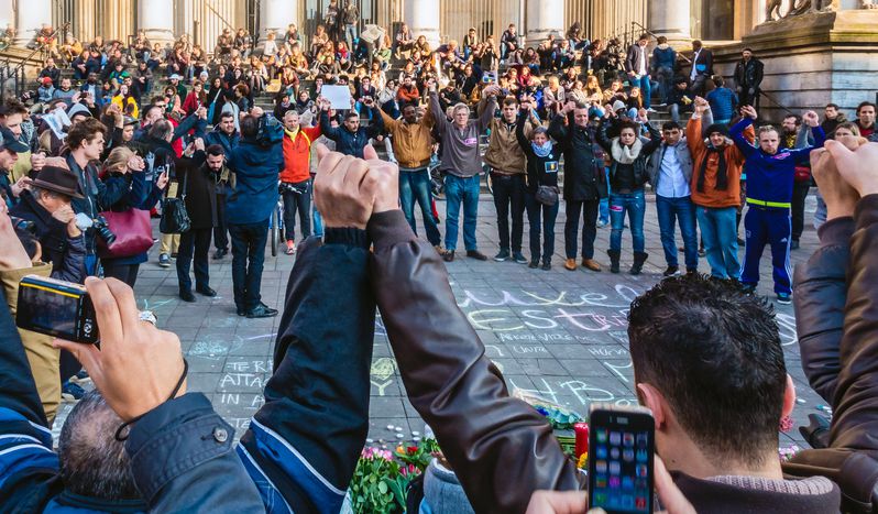 Image for "Responder a los atentados en Bruselas con cautela"