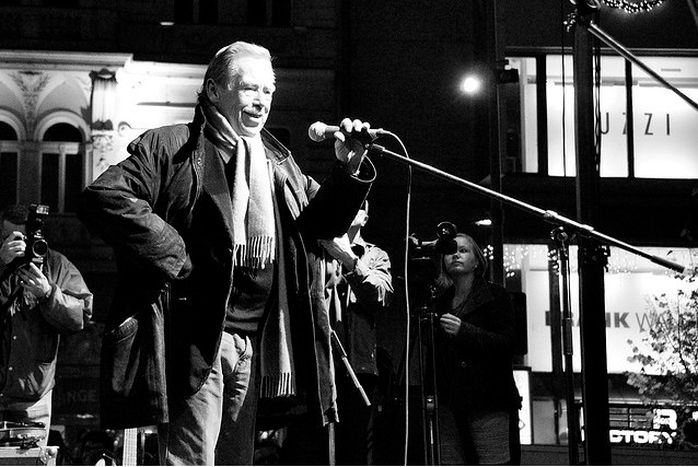 Image for Václav Havel : hommage à un amoureux de la paix