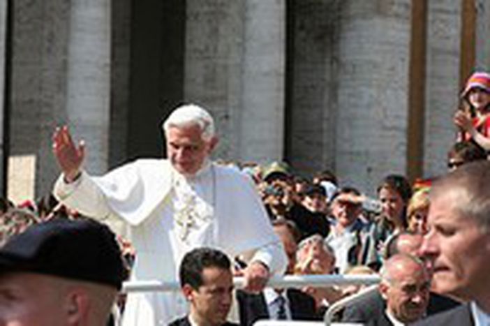 Image for Le Pape ferme les portes de l’Europe à Mahomet
