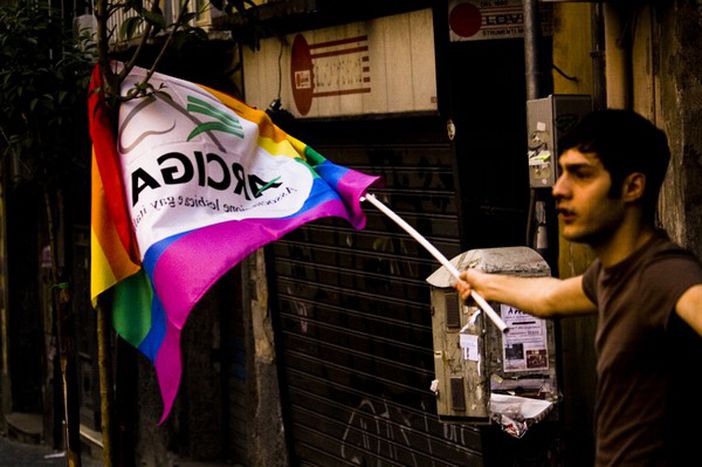 Image for A Rome, violences homophobes et désintérêt politique