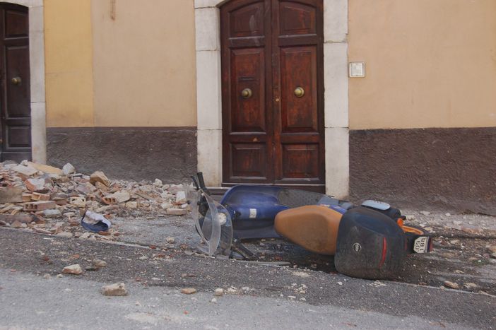 Image for En el Aquila, el G8 sobre los escombros del terremoto