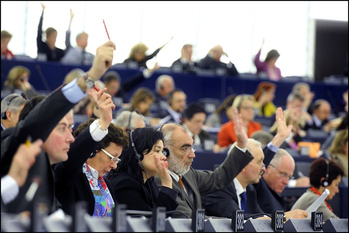 Image for Parlorama.eu, europarl.europa.eu &amp; votewatch.eu: sites name and shame MEPs