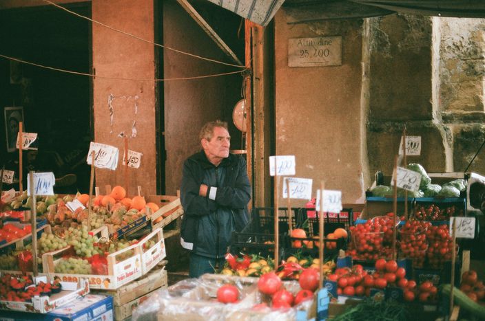 Image for Cinque sensi (anzi sei) per riscoprire i mercati di Palermo
