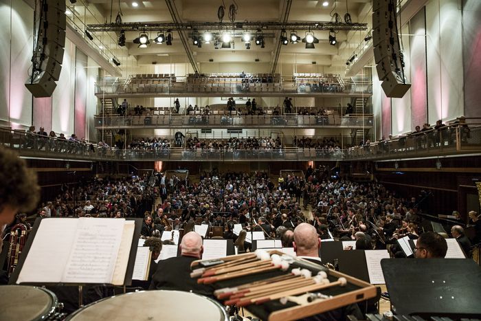 Image for Un concierto moderno de música clásica: ¿es eso posible?