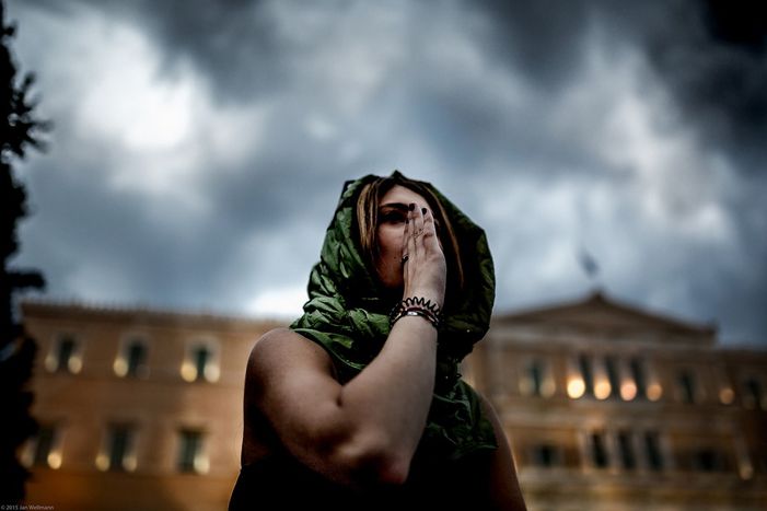 Image for ¿Cómo se sienten los jóvenes europeos sobre la austeridad en Grecia?