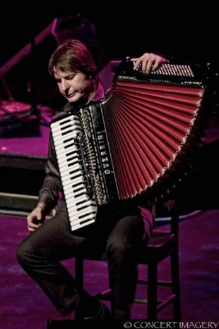 Image for Dario Ivkovic : l'accordéoniste serbe qui a conquis la France