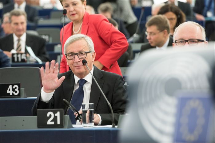 Image for Juncker : l'Europe va mal mais ça va mieux en le disant