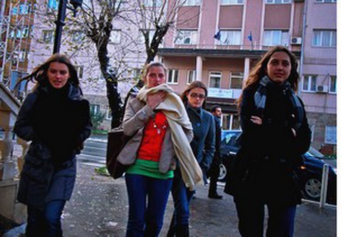 Image for Volver: estudiar en el extranjero para servir a Kosovo
